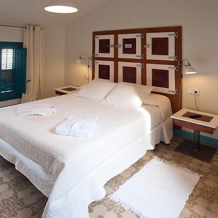 Hotel Hostal Chic Sant Feliu de Guíxols Oda fotoğraf