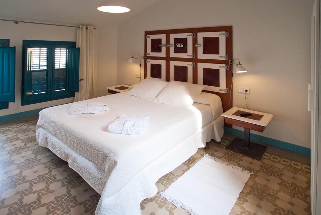 Hotel Hostal Chic Sant Feliu de Guíxols Oda fotoğraf