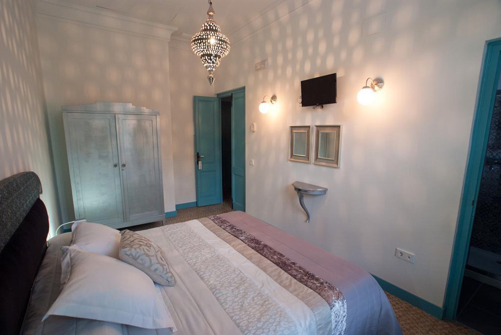 Hotel Hostal Chic Sant Feliu de Guíxols Oda fotoğraf
