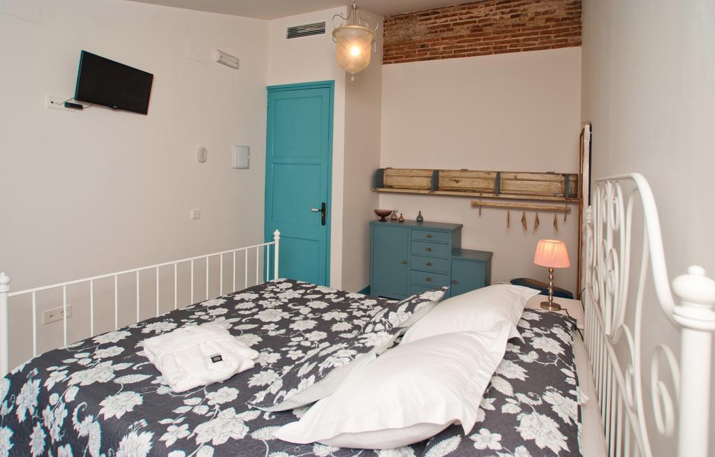 Hotel Hostal Chic Sant Feliu de Guíxols Oda fotoğraf